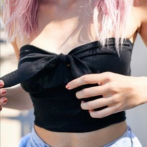 John Galt/Brandy Melville Tie Front tube top 🖤